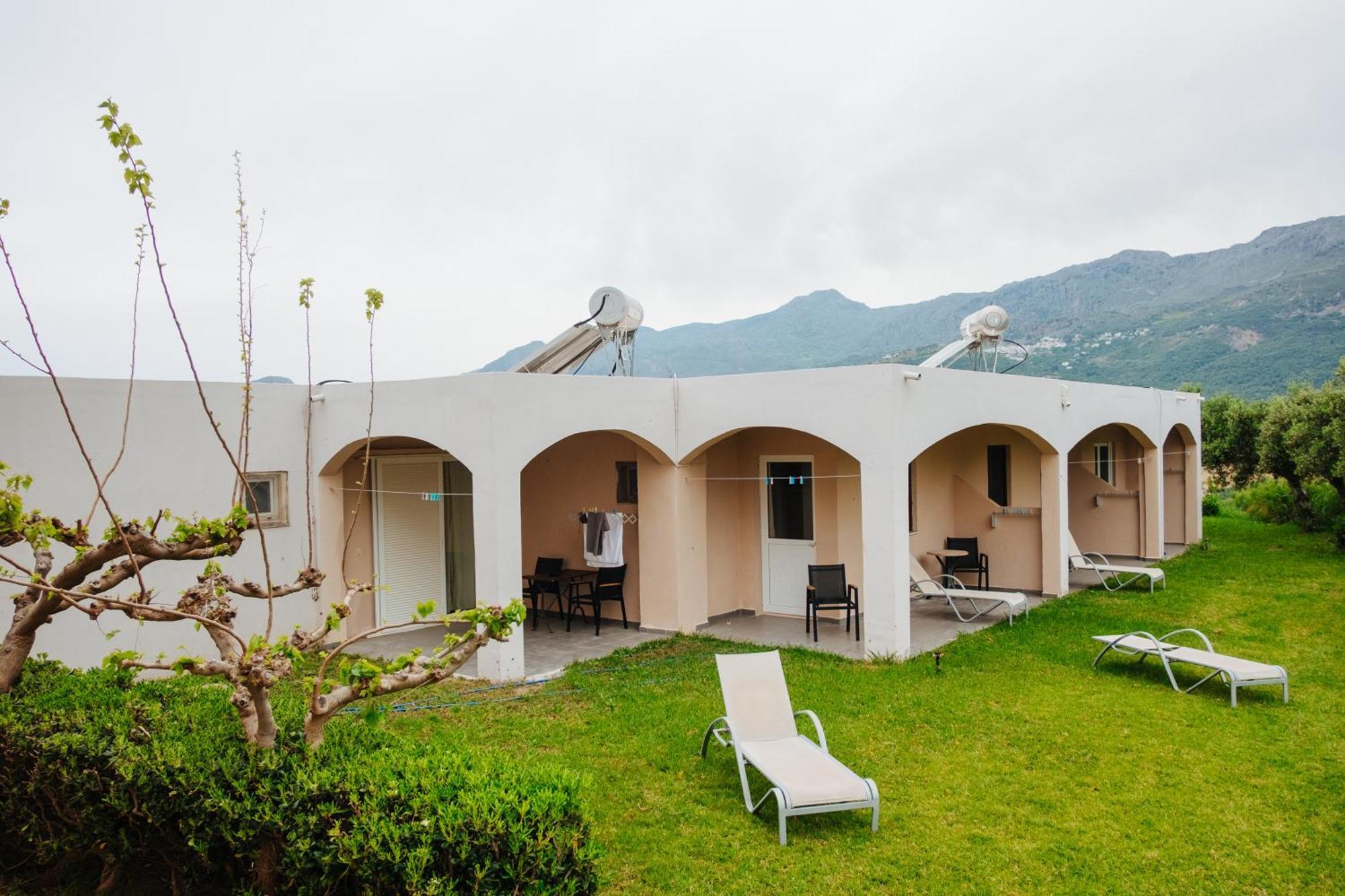 Finikas Aparthotel