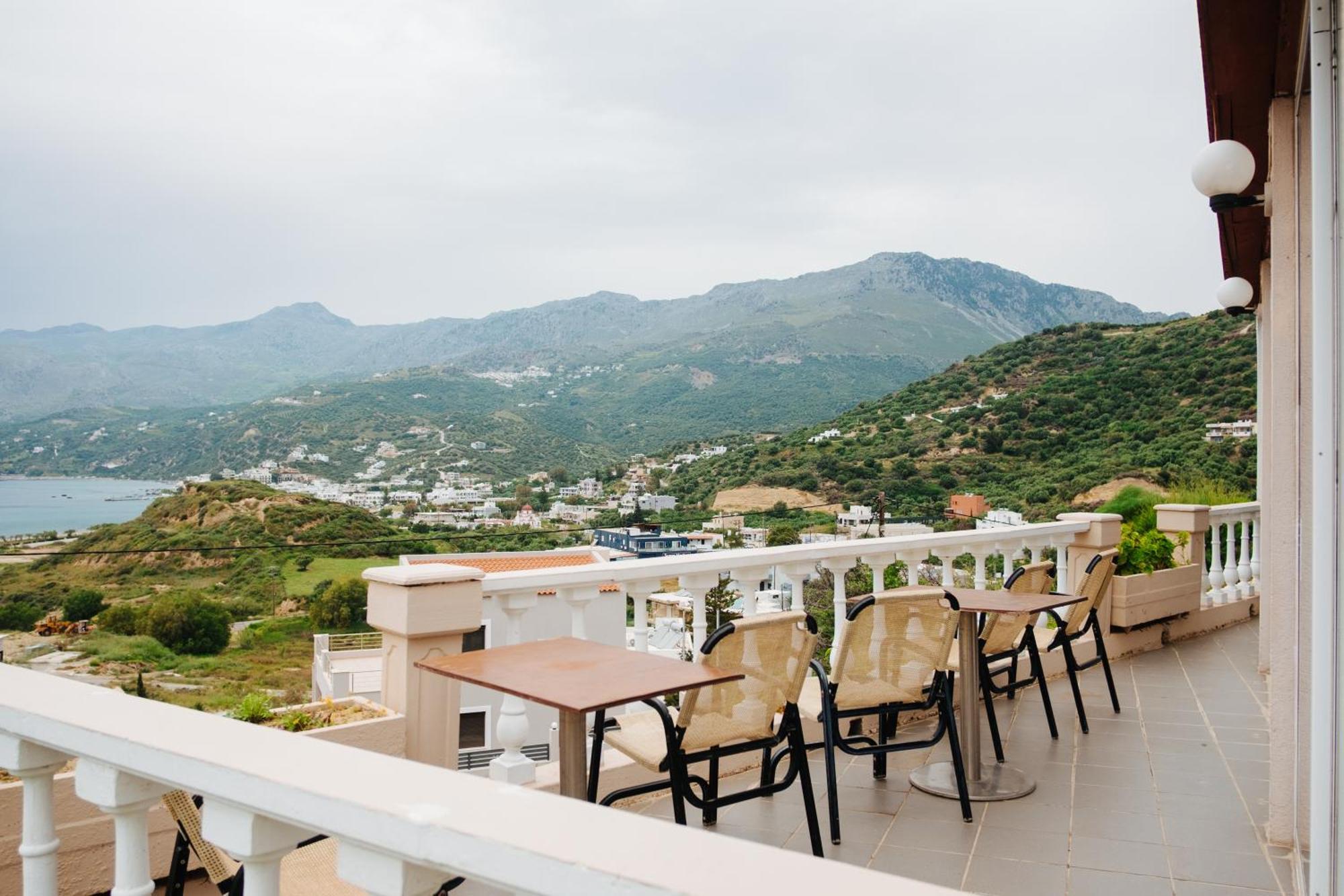 Finikas Aparthotel *