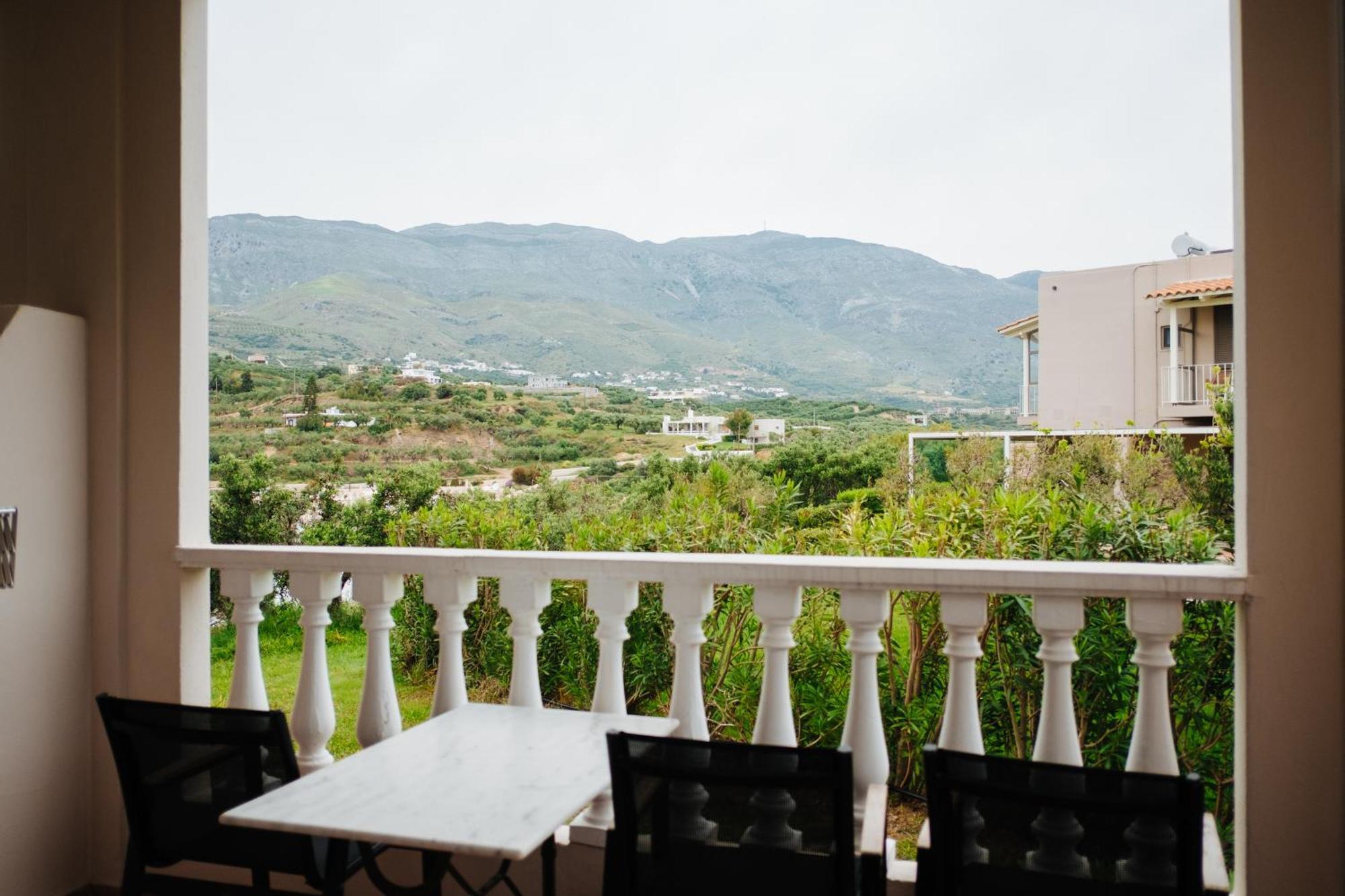 Finikas Aparthotel *