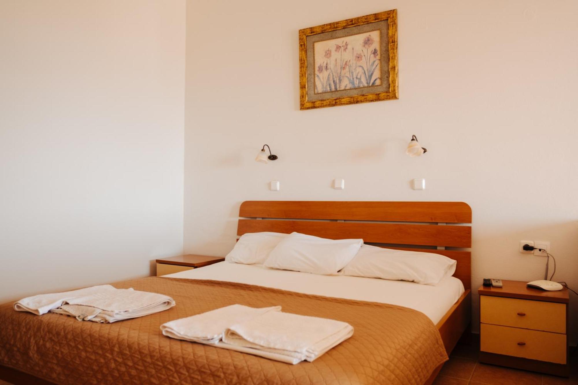 Finikas Aparthotel