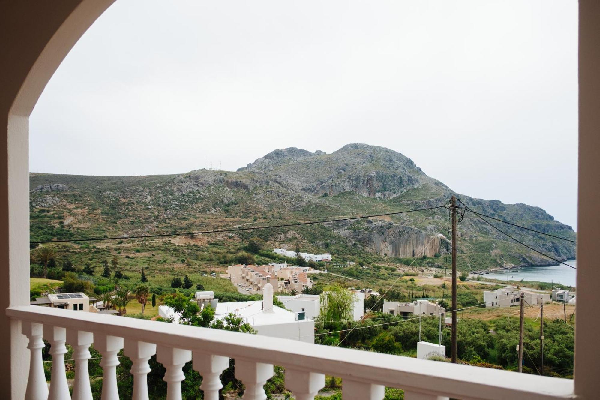 Finikas Πλακιάς